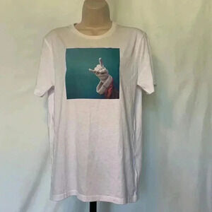 Santa making “rock on” hand gesture on white t-shirt, size small